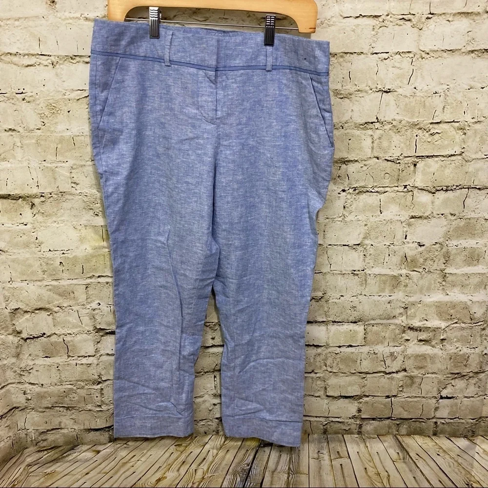 7th Avenue Blue Chambray Linen Blend Cuffed Capri Pants
